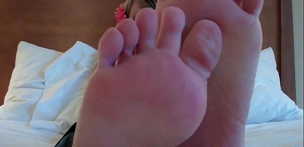  Shoot your hot cum all over my feet JOI